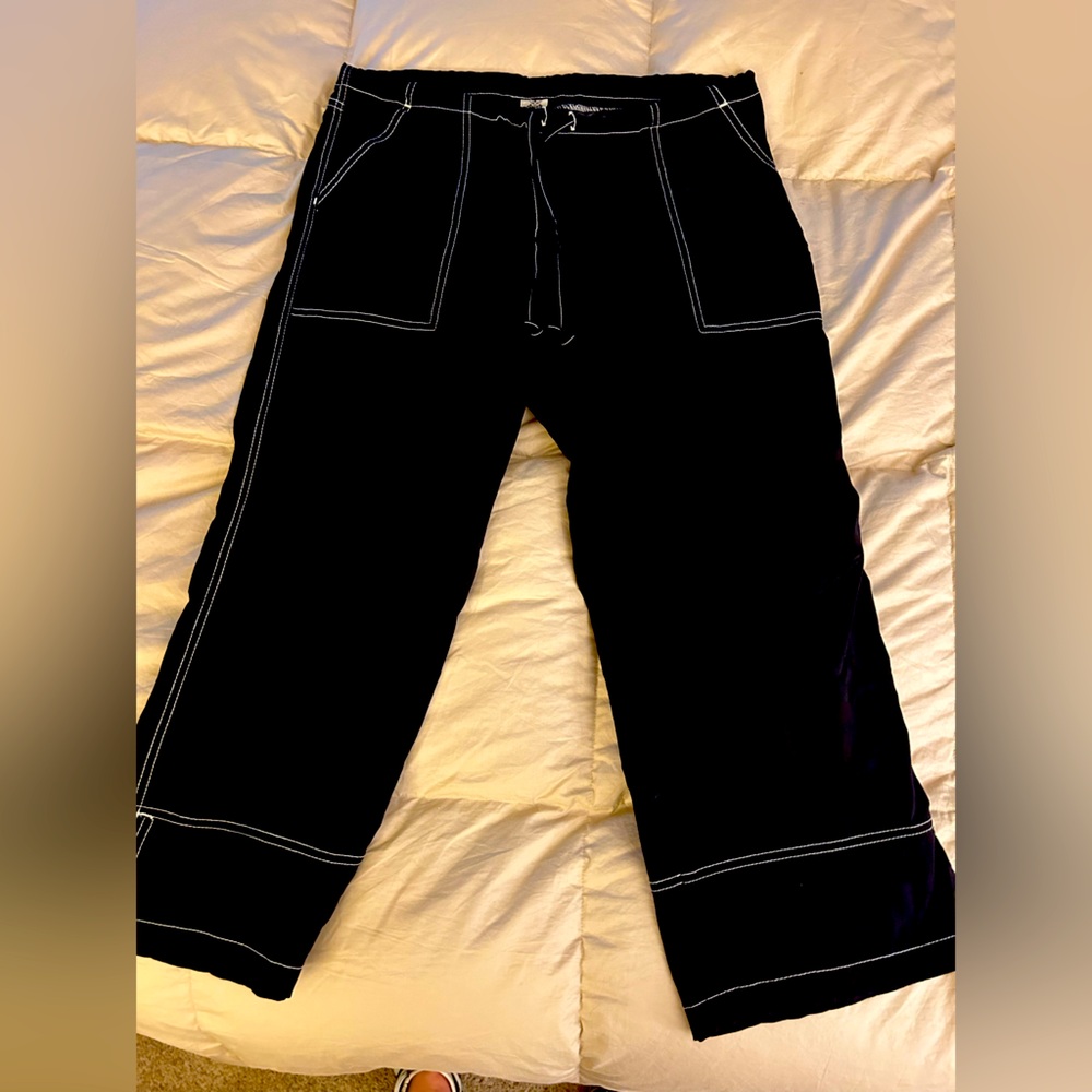 Prana summer crop pants with drawstring and white stitch trim.